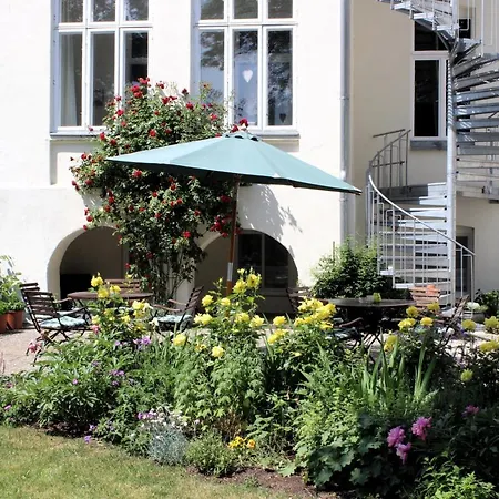 The Avalon - Altstadt Hotel 2*